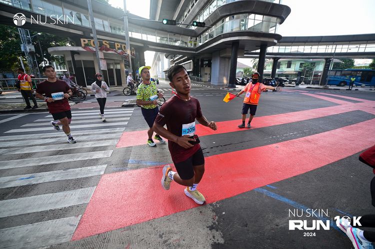 Race photo from Nu Skin Run 10K