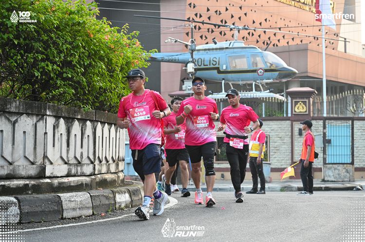 Race photo from Smartfren Run 2025 