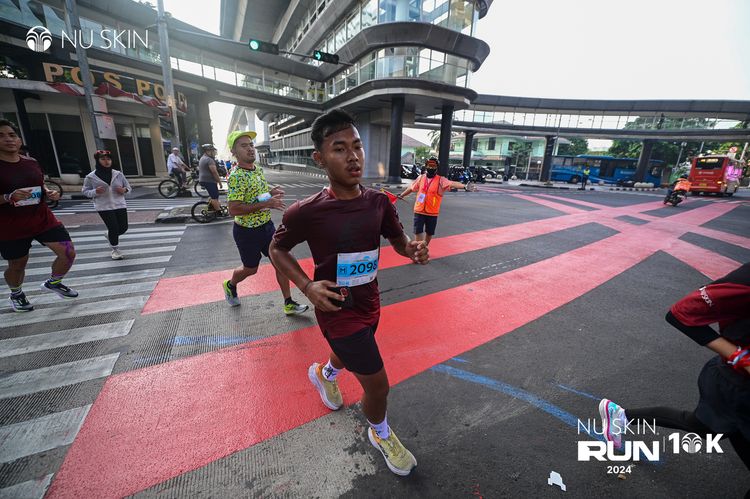 Race photo from Nu Skin Run 10K