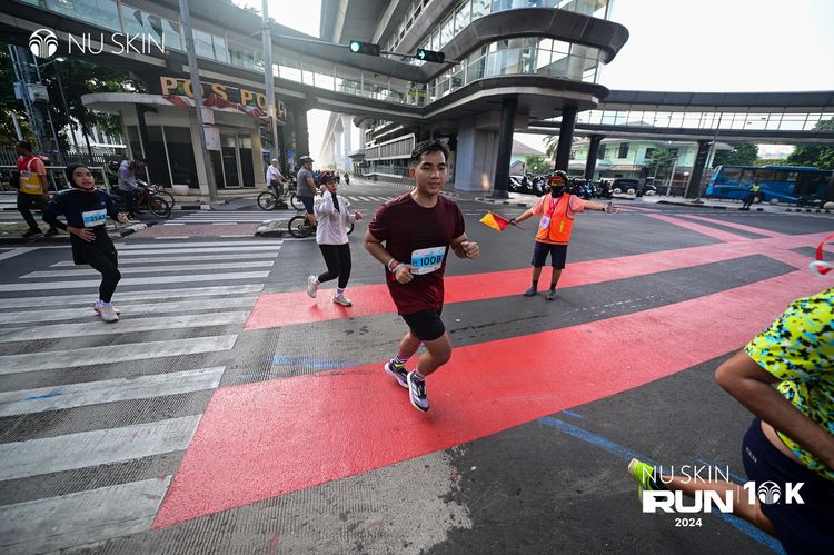 Race photo from Nu Skin Run 10K