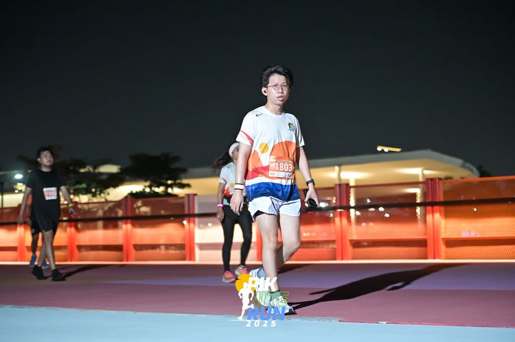 Race photo from PIK NITE RUN 2025