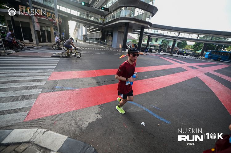 Race photo from Nu Skin Run 10K