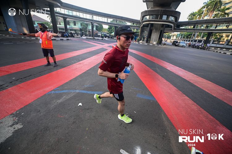 Race photo from Nu Skin Run 10K