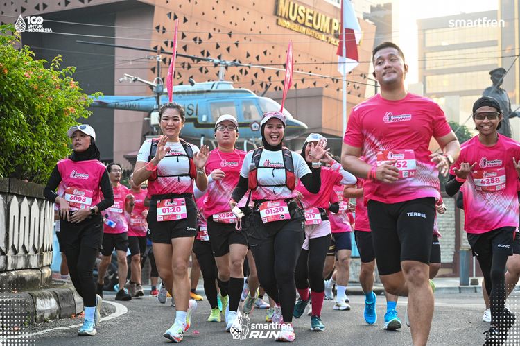 Race photo from Smartfren Run 2025 