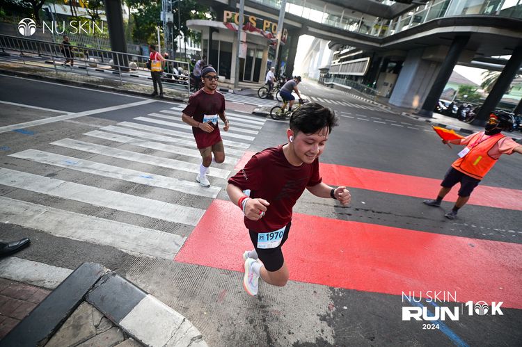Race photo from Nu Skin Run 10K