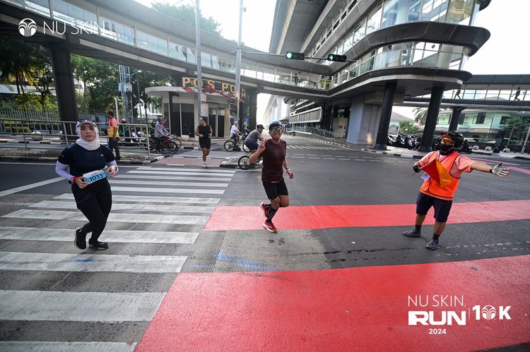 Race photo from Nu Skin Run 10K