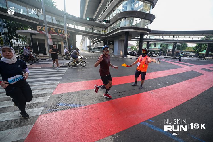 Race photo from Nu Skin Run 10K