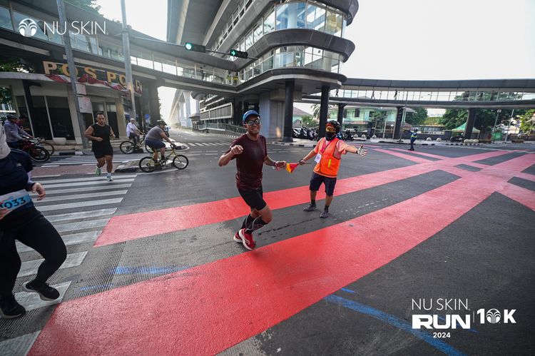 Race photo from Nu Skin Run 10K