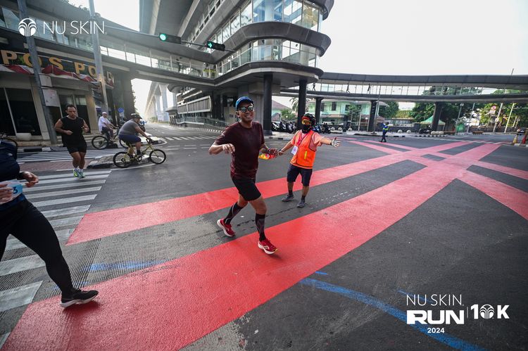 Race photo from Nu Skin Run 10K