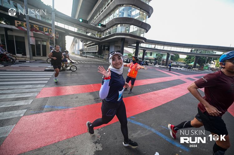 Race photo from Nu Skin Run 10K