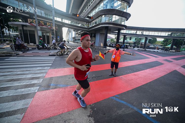Race photo from Nu Skin Run 10K