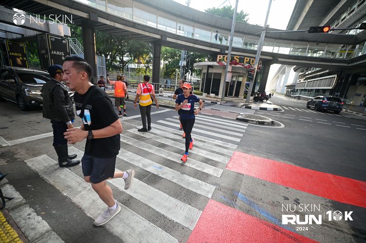 Race photo from Nu Skin Run 10K