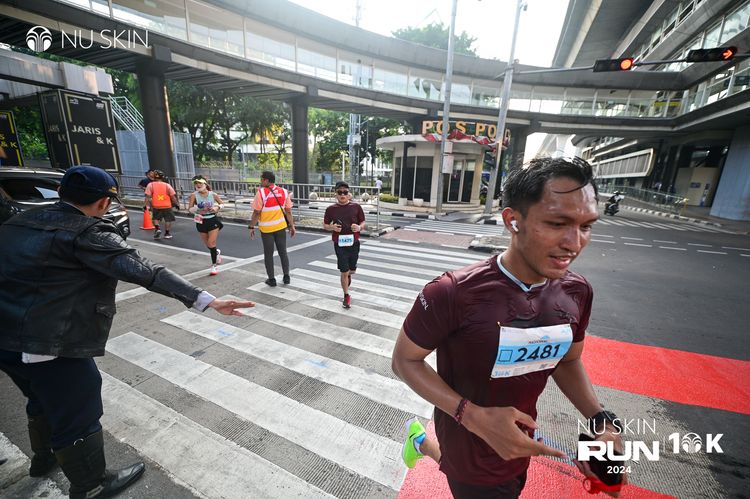 Race photo from Nu Skin Run 10K