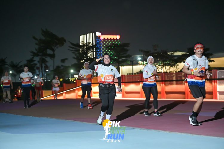 Race photo from PIK NITE RUN 2025