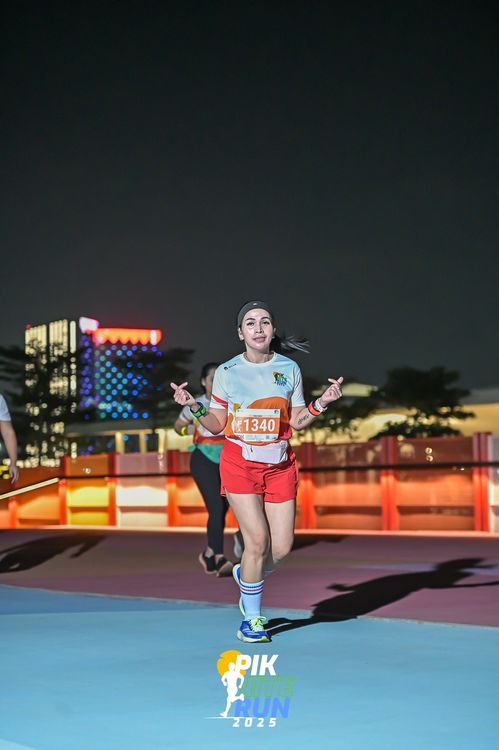 Race photo from PIK NITE RUN 2025