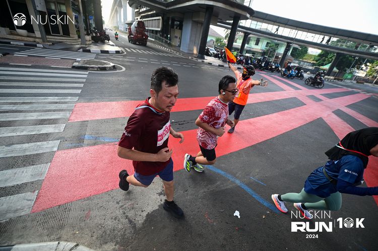 Race photo from Nu Skin Run 10K