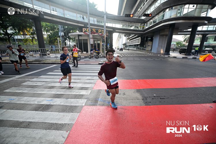 Race photo from Nu Skin Run 10K