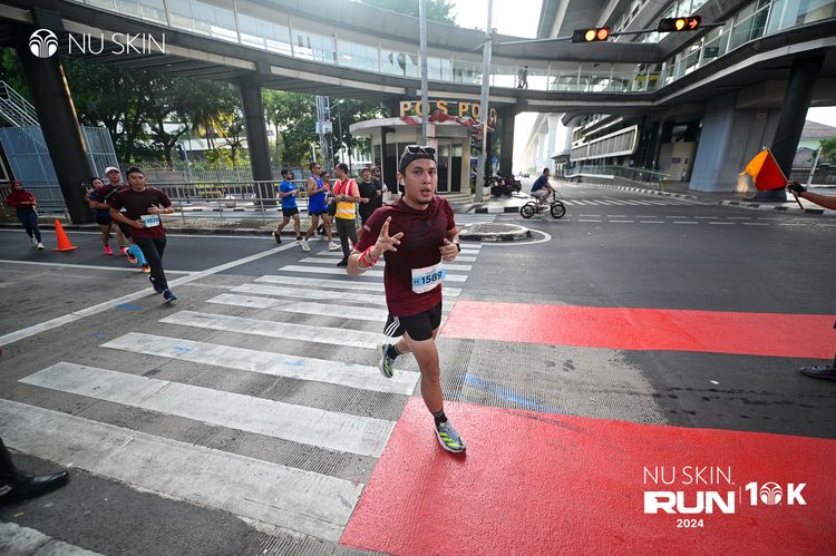 Race photo from Nu Skin Run 10K