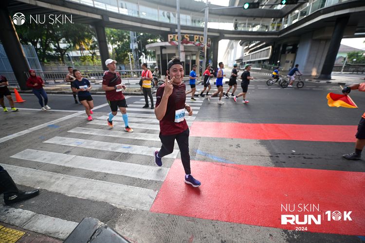 Race photo from Nu Skin Run 10K