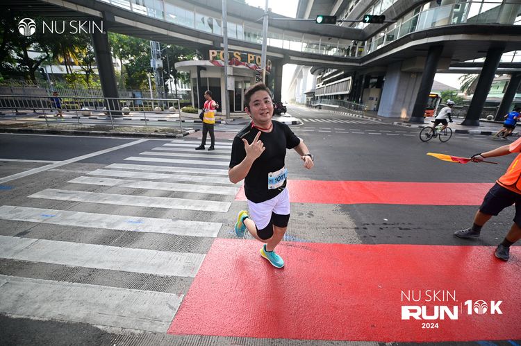 Race photo from Nu Skin Run 10K