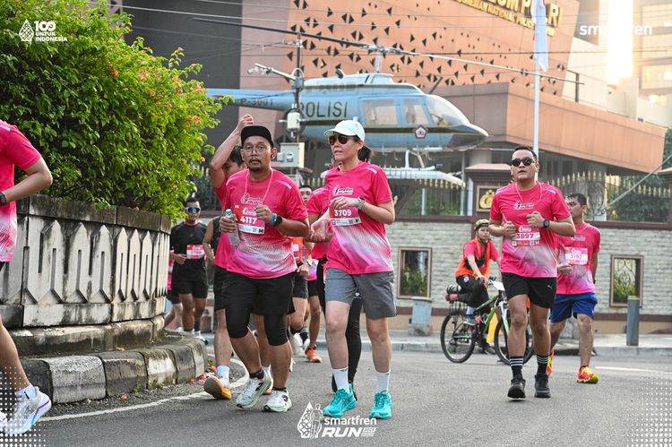 Race photo from Smartfren Run 2025 