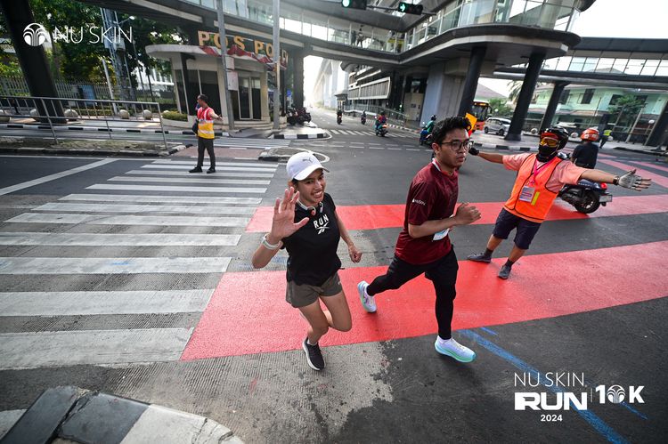 Race photo from Nu Skin Run 10K