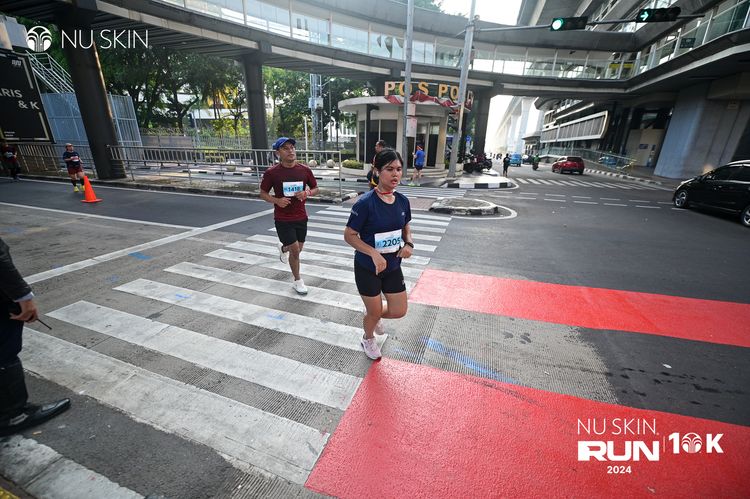 Race photo from Nu Skin Run 10K