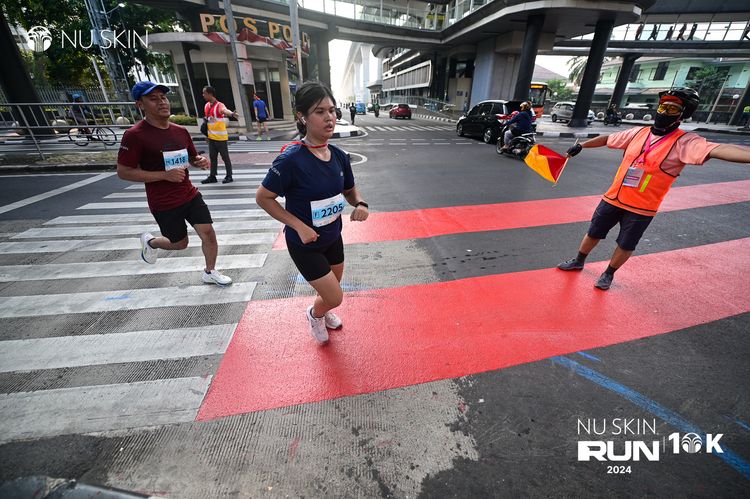 Race photo from Nu Skin Run 10K