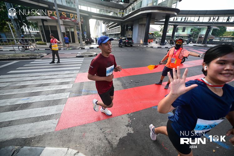 Race photo from Nu Skin Run 10K