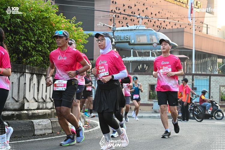 Race photo from Smartfren Run 2025 