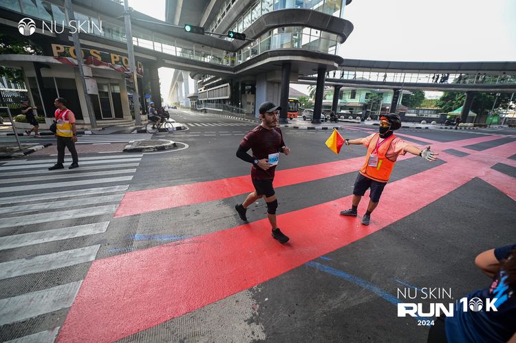 Race photo from Nu Skin Run 10K