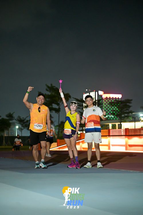Race photo from PIK NITE RUN 2025