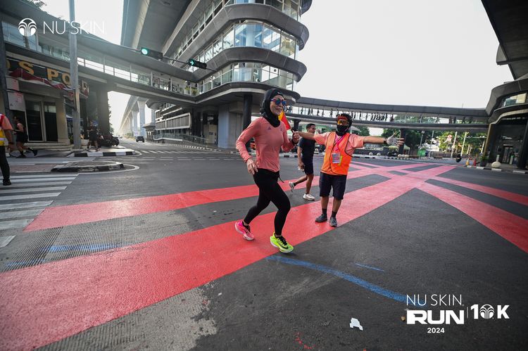 Race photo from Nu Skin Run 10K