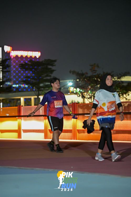 Race photo from PIK NITE RUN 2025