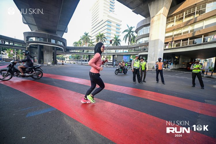 Race photo from Nu Skin Run 10K