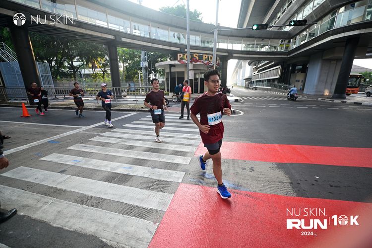 Race photo from Nu Skin Run 10K