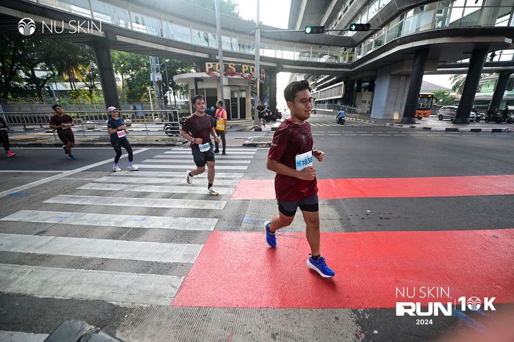Race photo from Nu Skin Run 10K