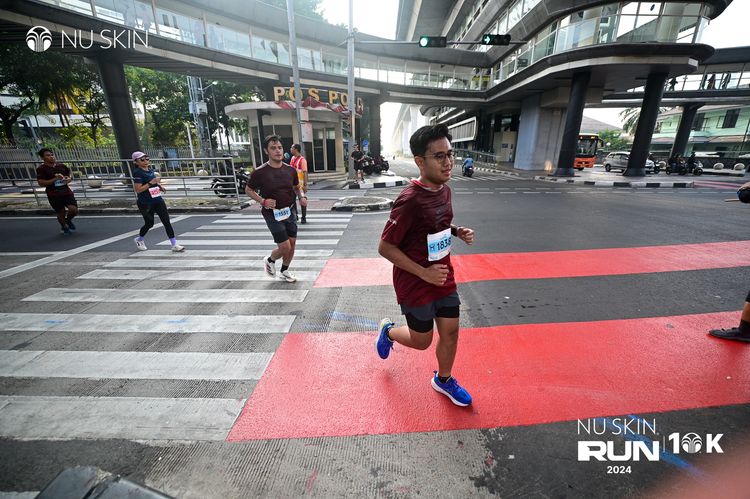 Race photo from Nu Skin Run 10K