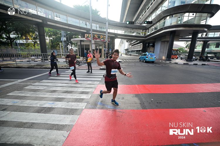 Race photo from Nu Skin Run 10K
