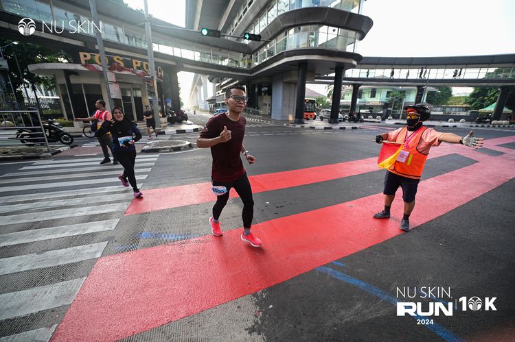 Race photo from Nu Skin Run 10K