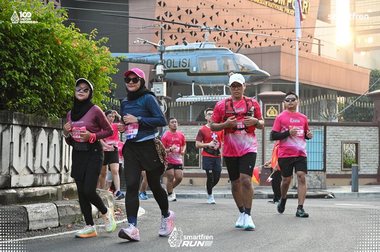 Race photo from Smartfren Run 2025 