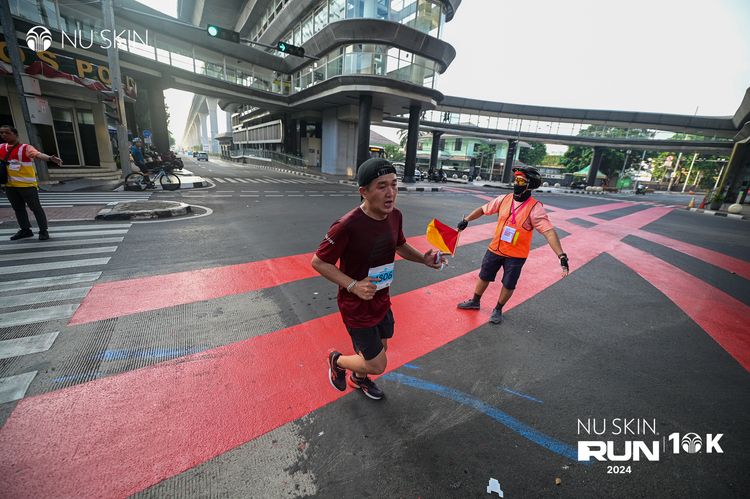 Race photo from Nu Skin Run 10K