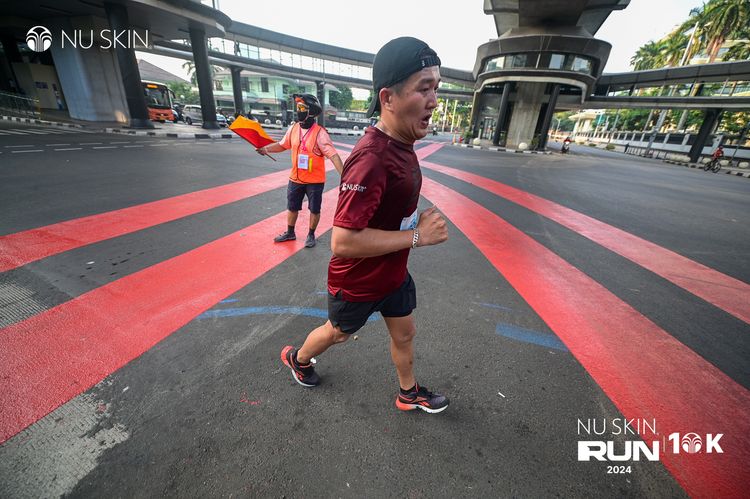 Race photo from Nu Skin Run 10K