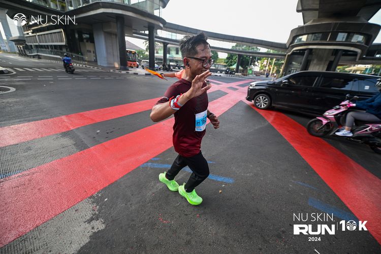 Race photo from Nu Skin Run 10K