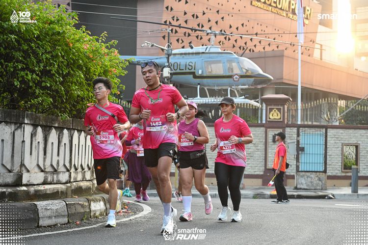 Race photo from Smartfren Run 2025 