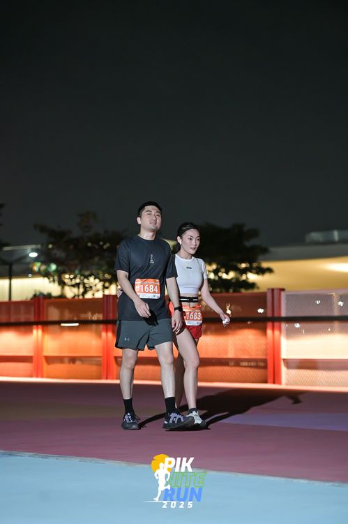 Race photo from PIK NITE RUN 2025