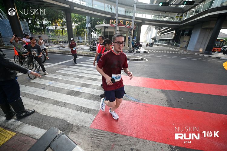 Race photo from Nu Skin Run 10K