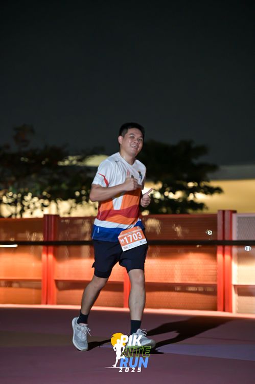 Race photo from PIK NITE RUN 2025