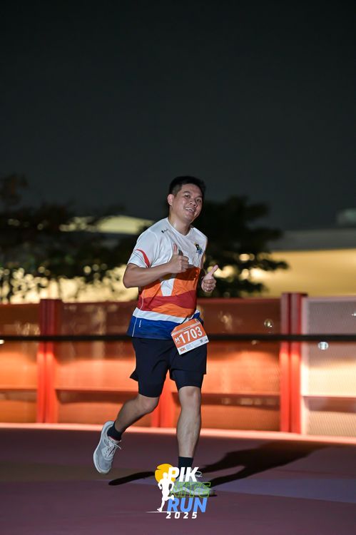 Race photo from PIK NITE RUN 2025