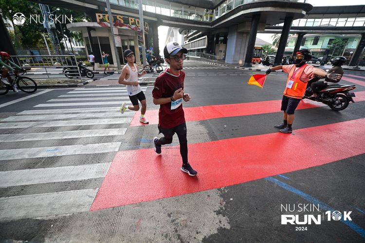 Race photo from Nu Skin Run 10K